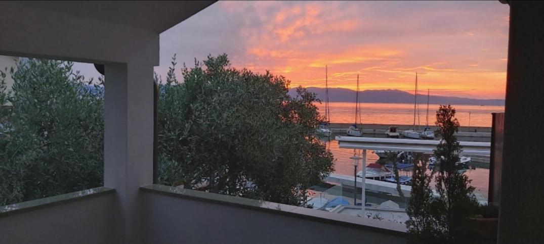 Apartment Iva Njivice Dış mekan fotoğraf