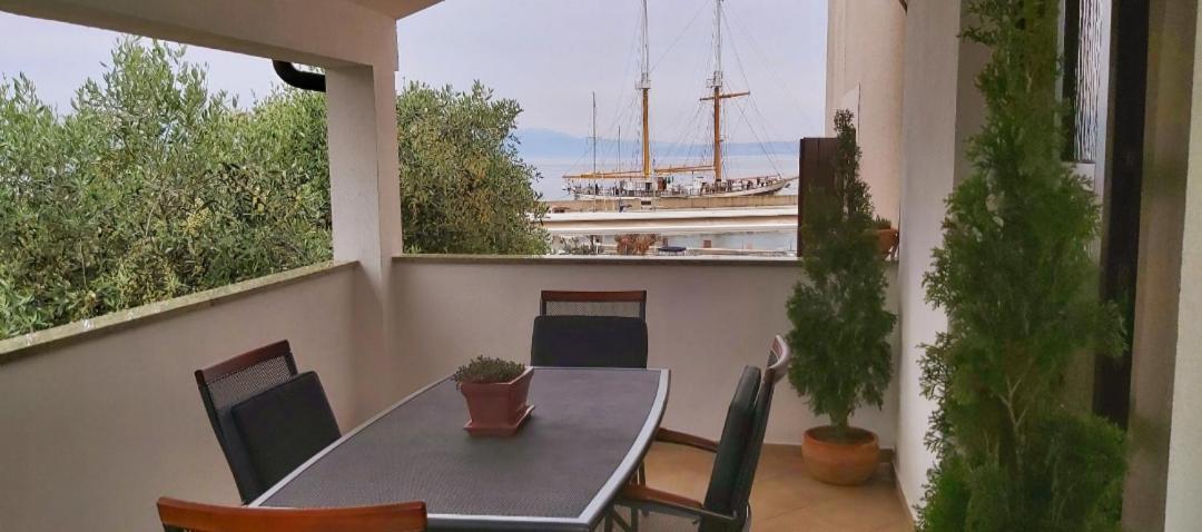 Apartment Iva Njivice Dış mekan fotoğraf