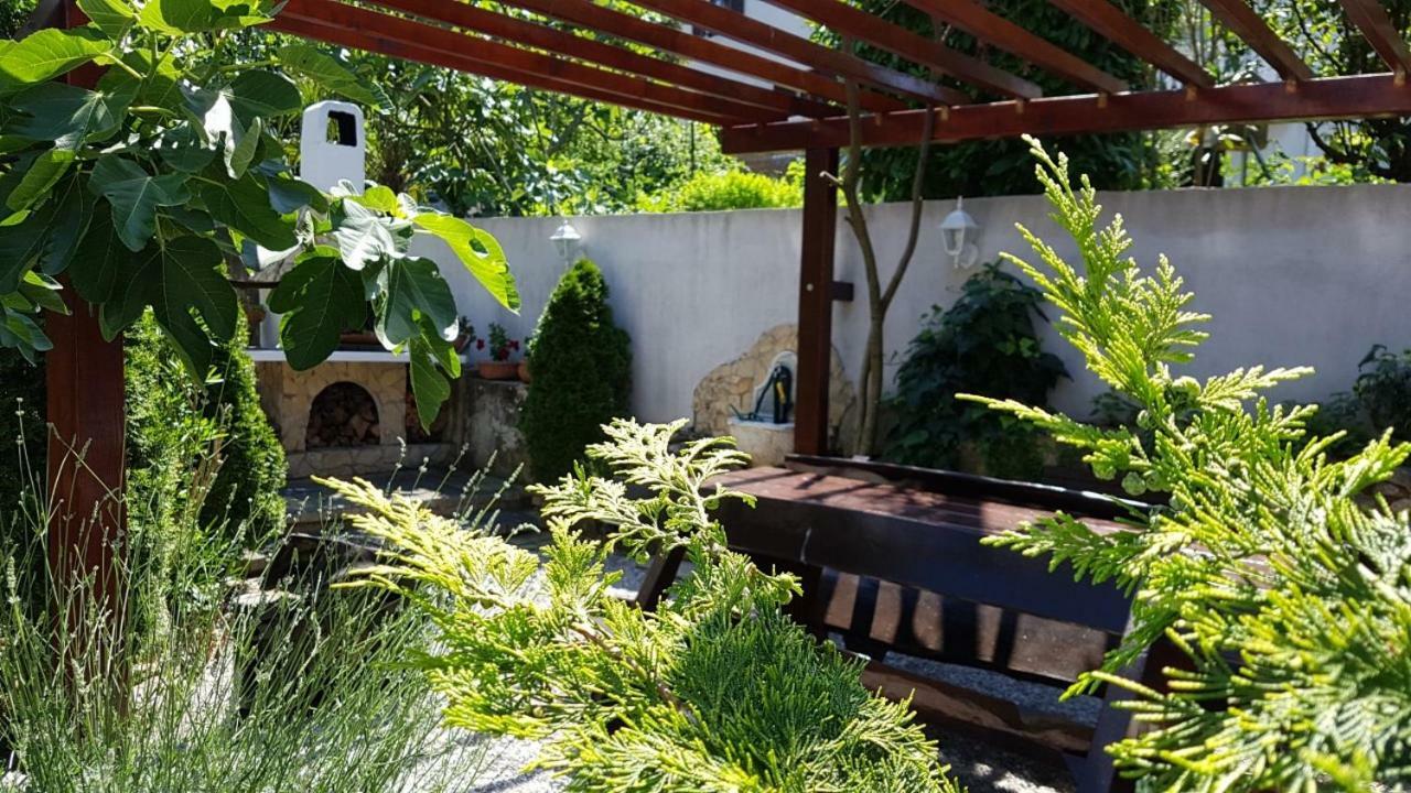 Apartment Iva Njivice Dış mekan fotoğraf